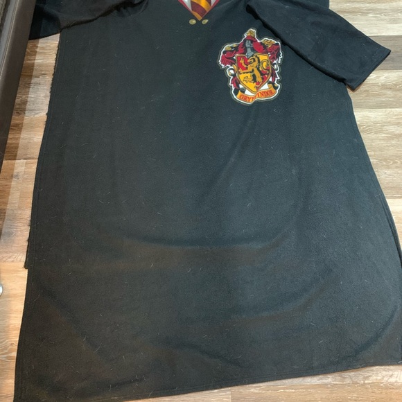 Harry Potter throw blanket with sleeves. - Picture 5 of 6